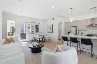 Photo #4: ML82039083 Listing 