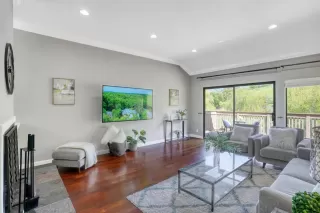 Photo #4: ML82039090 Listing 