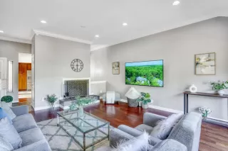 Photo #5: ML82039090 Listing 