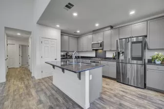 Photo #5: ML82039215 Listing 