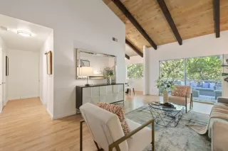 Photo #4: ML82039318 Listing 