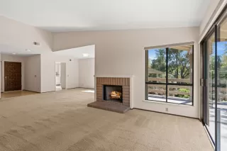 Photo #4: ML82039376 Listing 