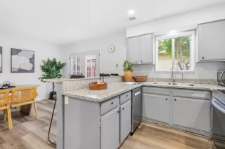 Photo #5: ML82039490 Listing 