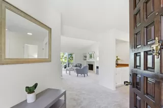 Photo #4: ML82039937 Listing 