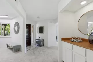 Photo #5: ML82039937 Listing 