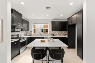 Photo #5: ML82040028 Listing