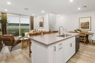 Photo #6: ML82040068 Listing