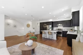 Photo #5: ML82040150 Listing