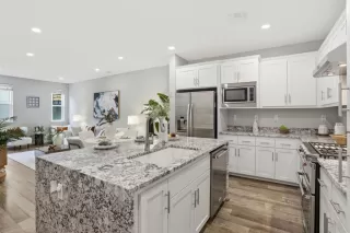 Photo #4: ML82040185 Listing 