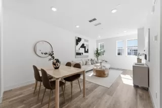 Photo #5: ML82040193 Listing 