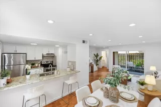 Photo #4: ML82040269 Listing 