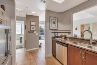 Photo #6: ML82040272 Listing 