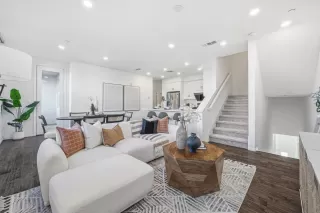 Photo #5: ML82040306 Listing