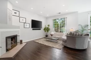 Photo #4: ML82040325 Listing 