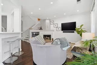 Photo #5: ML82040325 Listing 