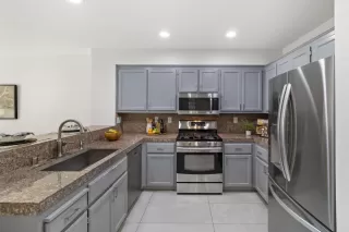 Photo #5: ML82040346 Listing 