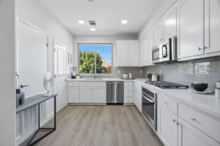 Photo #5: ML82040365 Listing 