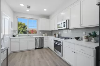 Photo #6: ML82040365 Listing 