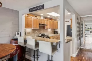 Photo #5: ML82040406 Listing 