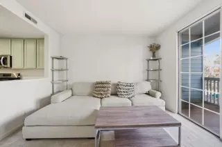 Photo #4: ML82040483 Listing