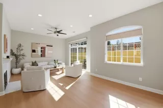 Photo #6: ML82040509 Listing