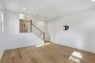 Photo #5: ML82040552 Listing