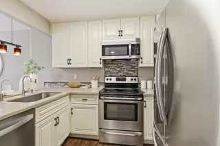 Photo #6: ML82040617 Listing