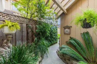 Photo #5: ML82040626 Listing 