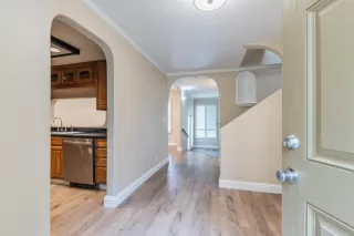 Photo #6: ML82040626 Listing 