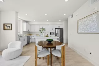 Photo #4: ML82040874 Listing 