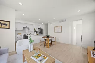 Photo #5: ML82040874 Listing 