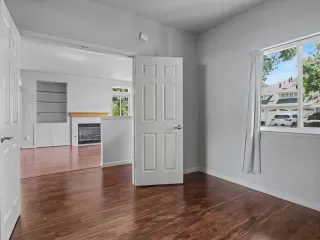 Photo #5: ML82040942 Listing 