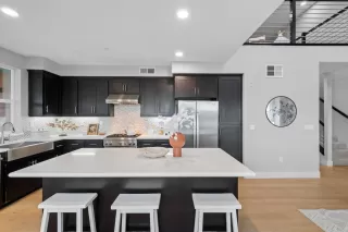 Photo #5: ML82041137 Listing 