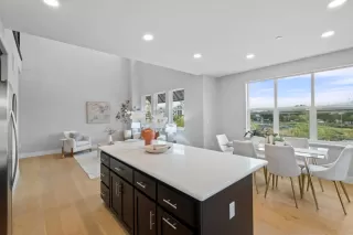 Photo #6: ML82041137 Listing 