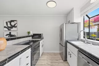 Photo #5: ML82041192 Listing 