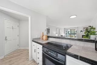 Photo #6: ML82041192 Listing 