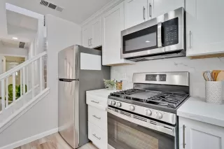 Photo #6: ML82041232 Listing 