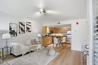 Photo #5: ML82041251 Listing 