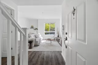 Photo #4: ML82041341 Listing