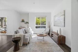 Photo #5: ML82041341 Listing