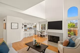 Photo #4: ML82041346 Listing 