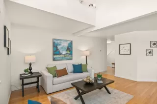 Photo #5: ML82041346 Listing 