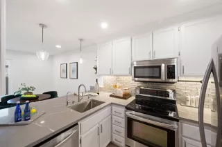 Photo #5: ML82041376 Listing 