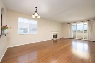 Photo #4: ML82041385 Listing 