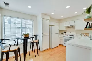 Photo #5: ML82041386 Listing 