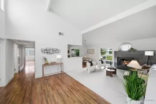 Photo #4: ML82041448 Listing 