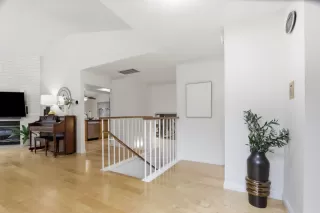 Photo #5: ML82041482 Listing 