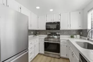 Photo #4: ML82041602 Listing 