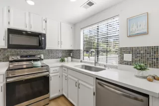 Photo #5: ML82041602 Listing 