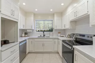 Photo #5: ML82041680 Listing 